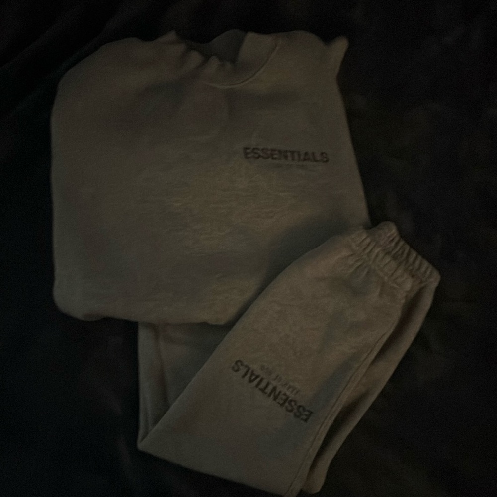 Unisex kids Essentials sweatsuit